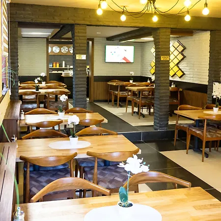 Отель Hotel Bremer Schlagd 4*